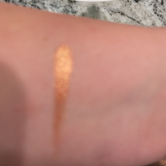 DC x Revolution Catwoman highlighter - Picture 3 of 3